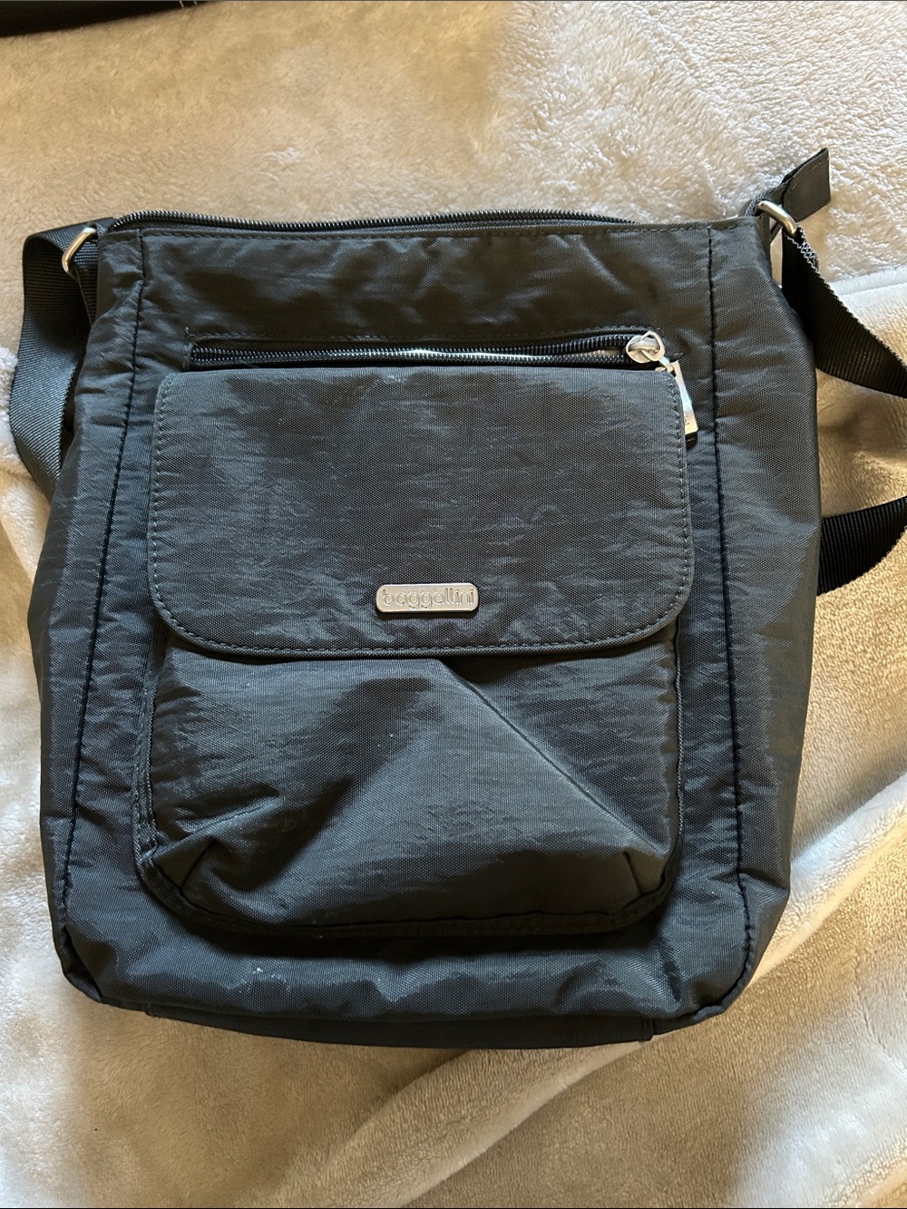 Baggallini Black Crossbody Messenger with Front Flap Pocket